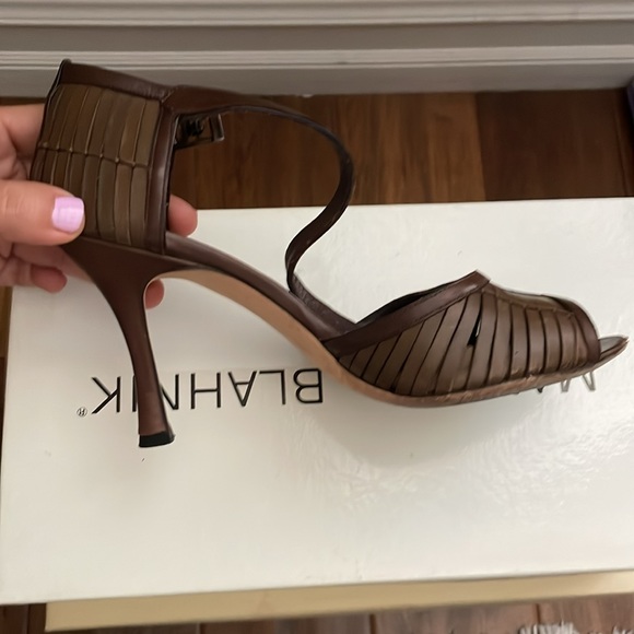 Manolo Blahnik size 6b (36) khaki - Picture 4 of 6